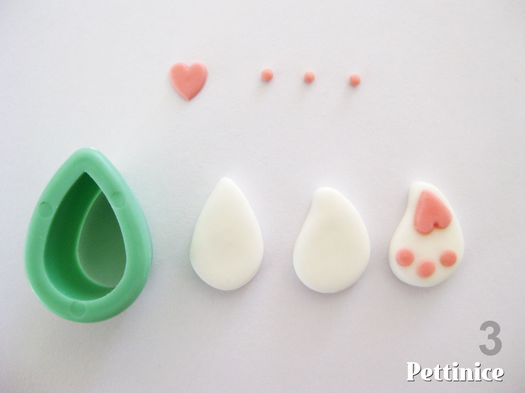 Step 3: If you don't have a heart cutter, simply roll a larger ball and flatten.  If you don't have a leaf cutter, roll a teardrop shape and flatten.  Use small amount of water to stick everything together.