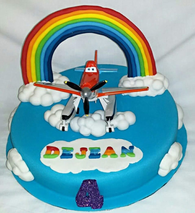 Airplane cake by Myrtle van den Berg